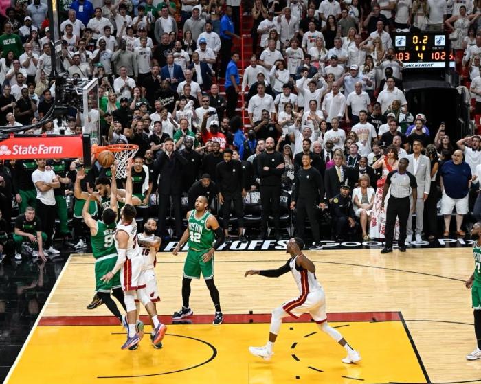 东决G6神剧情：怀特绝杀救主全队疯狂庆祝 巴特勒心碎绝望离场