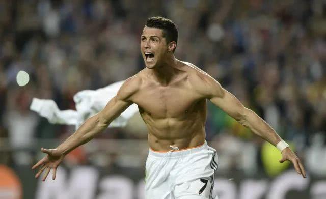 其实C罗在<a href=/zuqiuzhijia/realmadrid/ target=_blank class=infotextkey>皇马</a>的时候肌肉就已经呈现巅峰