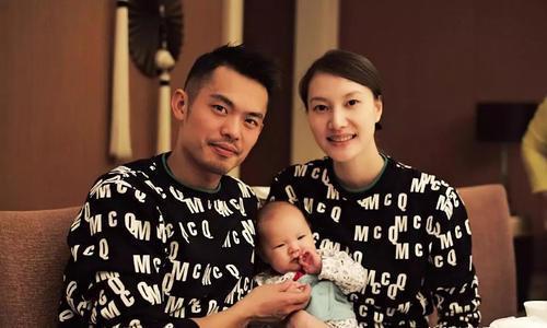 “摸臀门”后原谅林丹，退隐多年，林丹妻子谢杏芳现状怎么样？